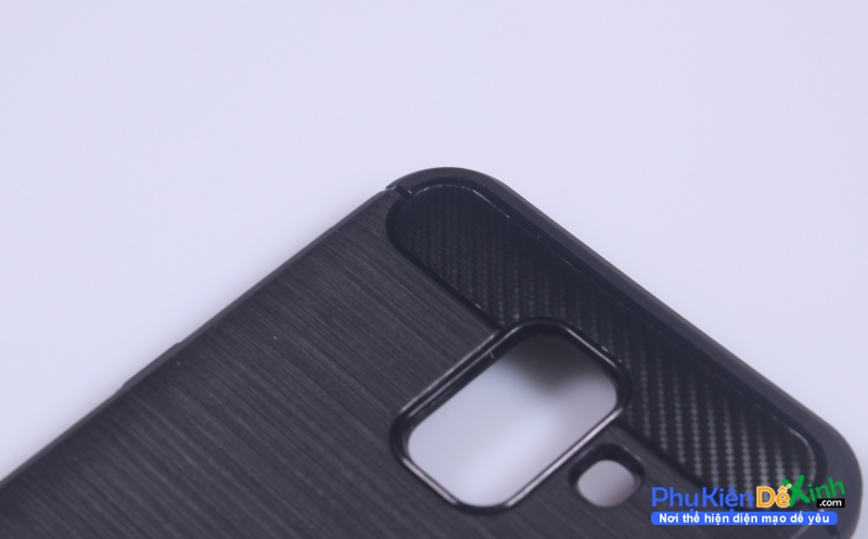 Ốp Lưng Samsung Galaxy A6 2018 Chống Sốc Hiệu Likgus Giá Rẻ được làm bằng chất liệu TPU mền giúp bạn bảo vệ toàn diện mọi góc cạnh của máy rất tốt lớp nhựa này khá mỏng bên ngoài kết hợp thêm bên trên và dưới dạng carbon rất sang ...